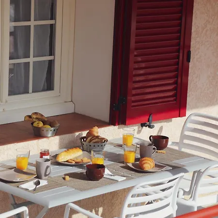 A Rossa Location Apartman Favone