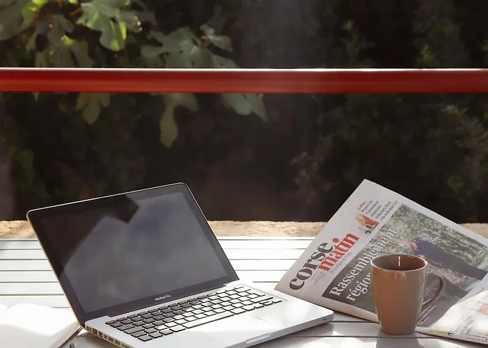 A Rossa Location פאבונה